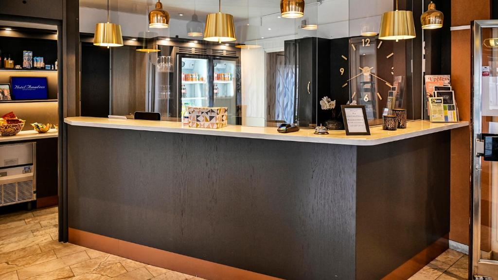 Dapur atau dapur kecil di Hotel Amadeus by First