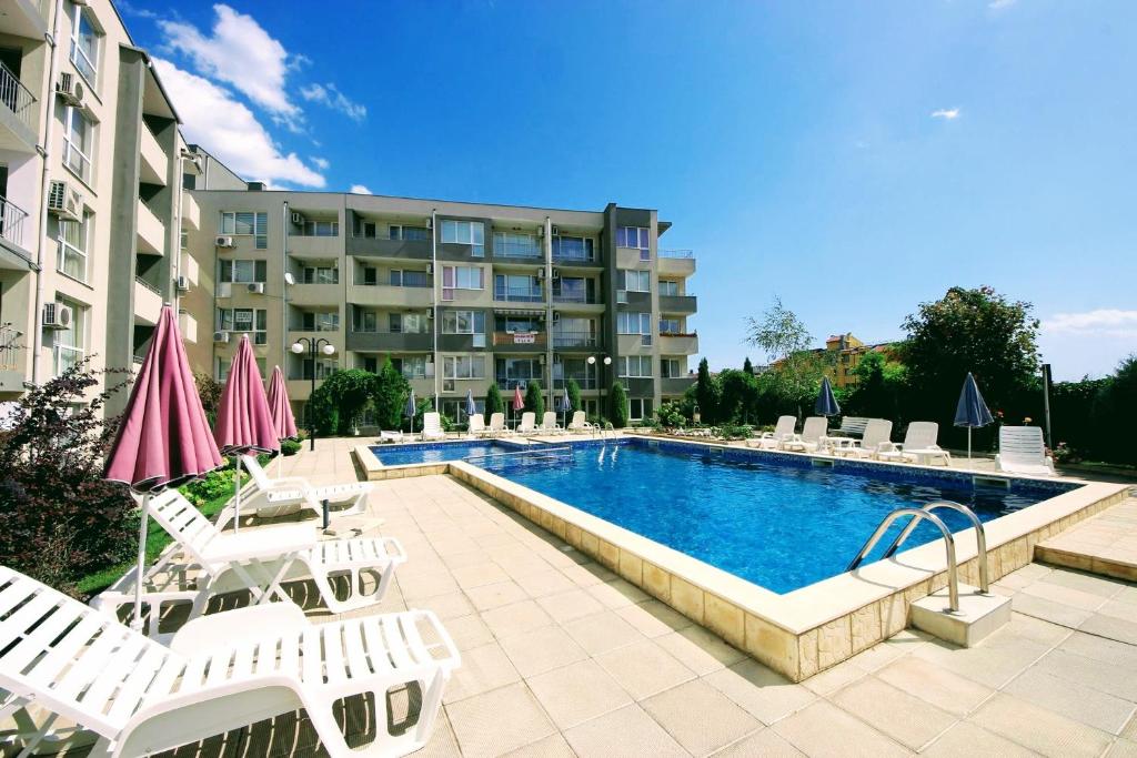 Bazén v ubytování Home Comfort 3 Rooms Apartment Butterfly nebo v jeho okolí