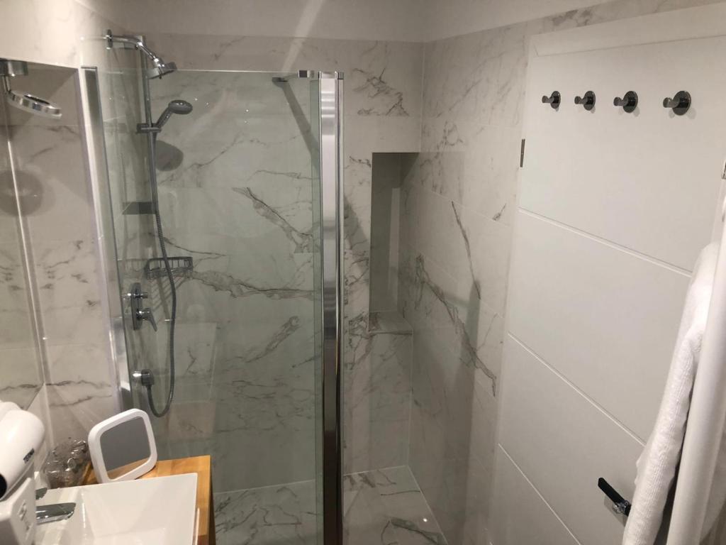 On the Square Suites - 15