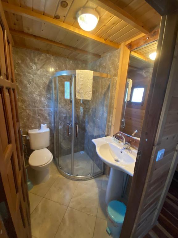 Koupelna v ubytování KiDRAK OTEL MONTENEGRO-1