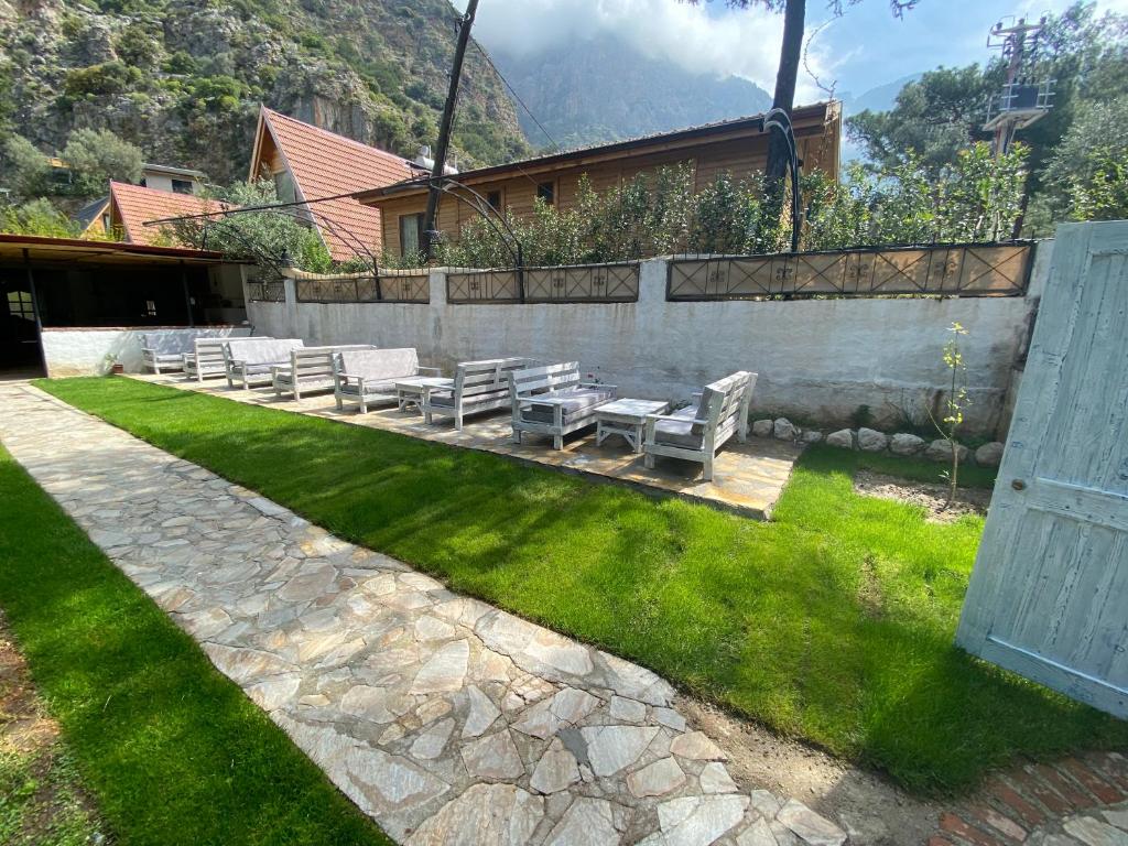 Zahrada ubytování KiDRAK OTEL MONTENEGRO-1