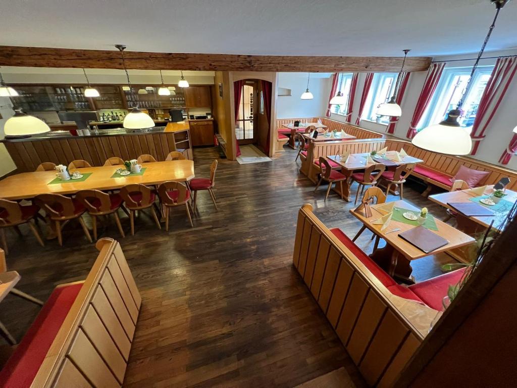 Restaurace v ubytování Hotel-Gasthof Postbräu Dingolfing