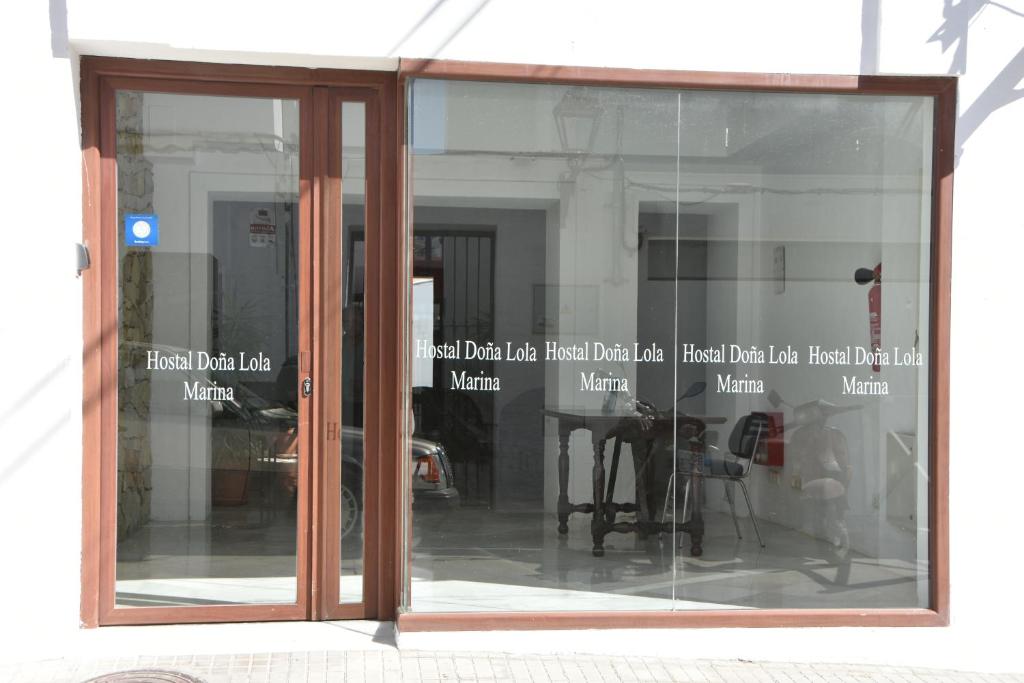 Hostal Doña Lola Marina - 10