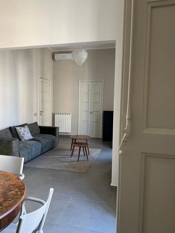 A seating area at Catania Rooms
