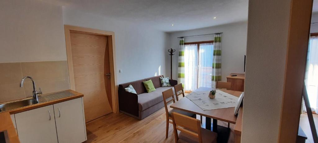 Kuchyň nebo kuchyňský kout v ubytování Pixnerhof Urlaub auf dem Bauernhof