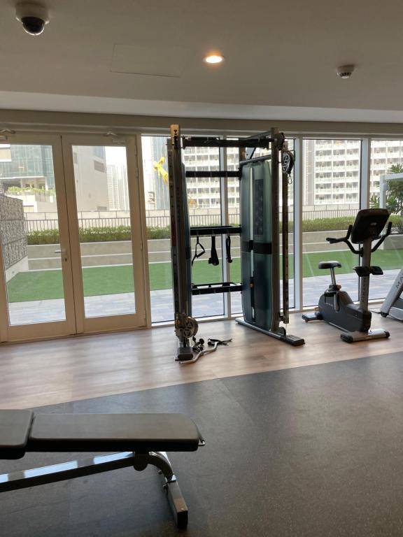 Fitness centrum a/nebo fitness zařízení v ubytování New Reva Hotel Apartment next Burj Khalifa