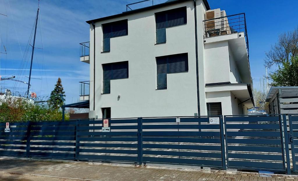Budova, v ktorej sa apartmán nachádza