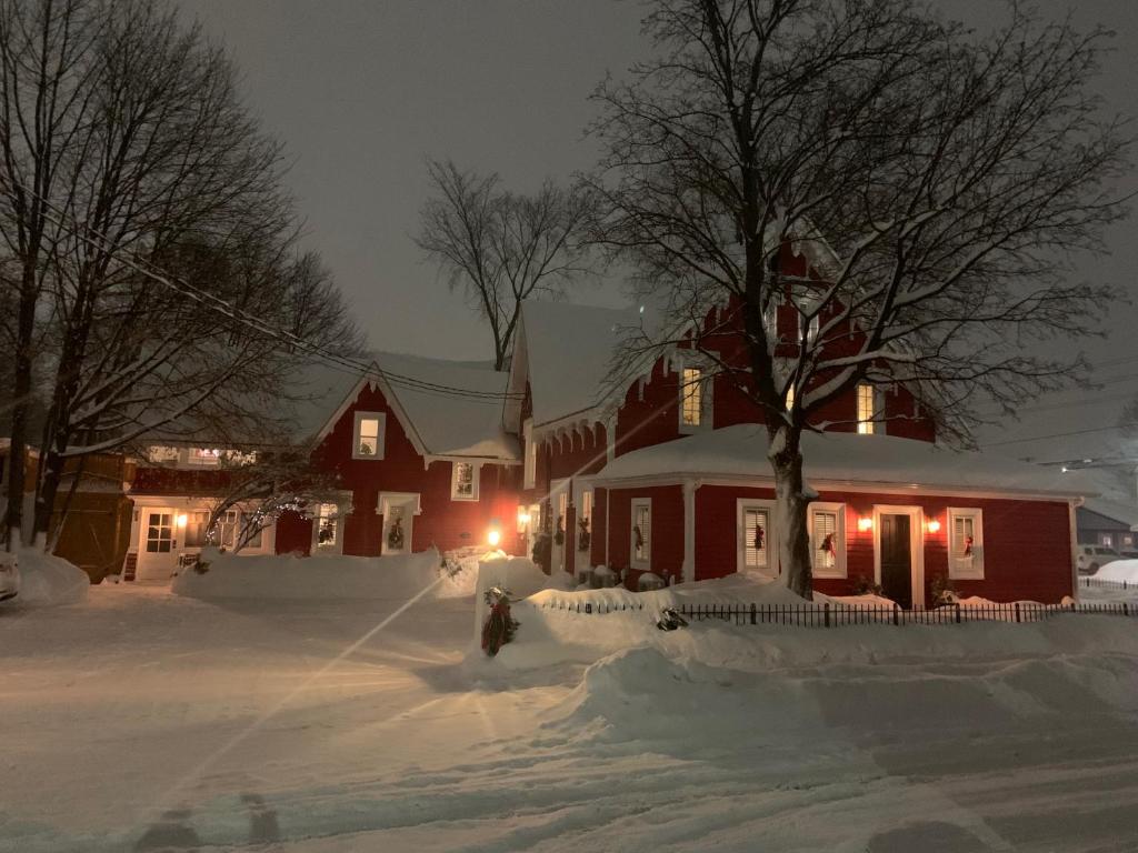 The Red House Fredericton v zimě