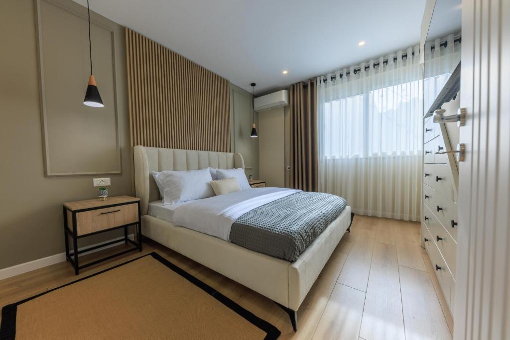 One-bedroom rooftop skyline central hidden gem in Tirana - Image 1