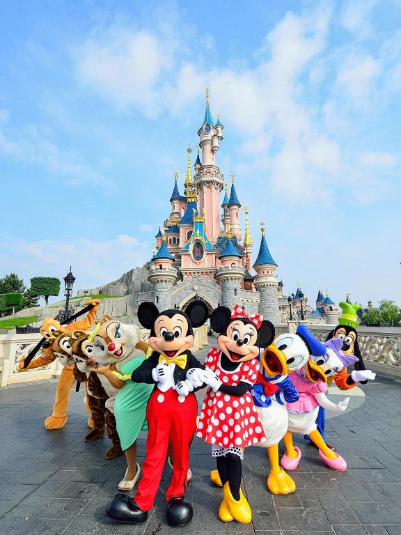 Villa, Disneyland Paris, vallée village ,Paris ,garden , Syline Home,  Serris – Updated 2023 Prices