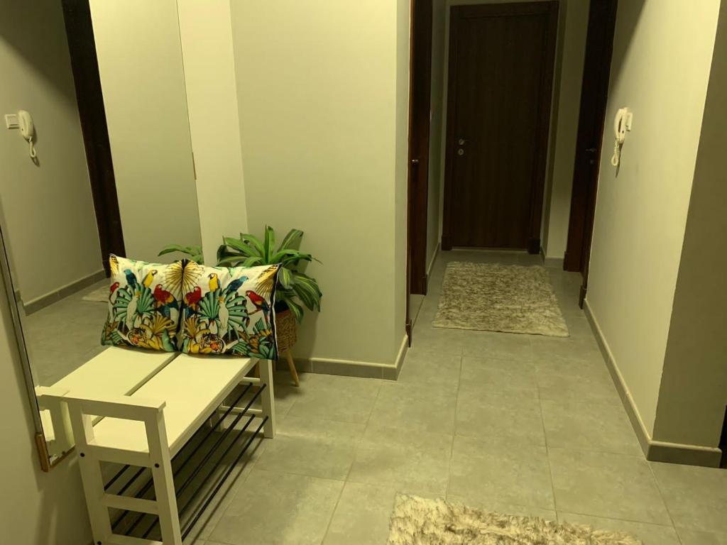 Grandeur Sunrise Apartments - One-Bedroom Apartment