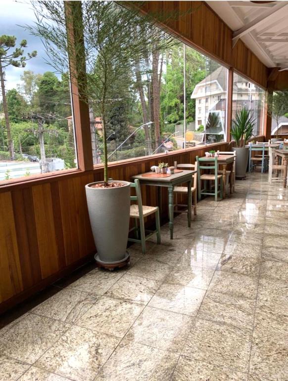 Restaurace v ubytování Flat Excepcional no Centro de Capivari