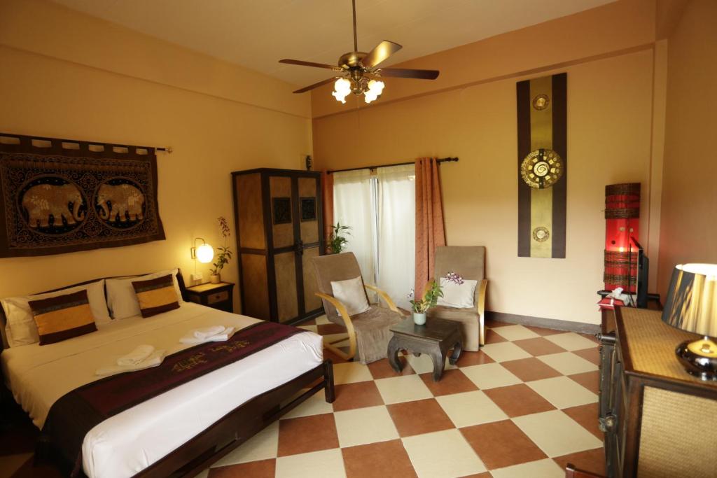 Liam's Guesthouse Adults Only - 13