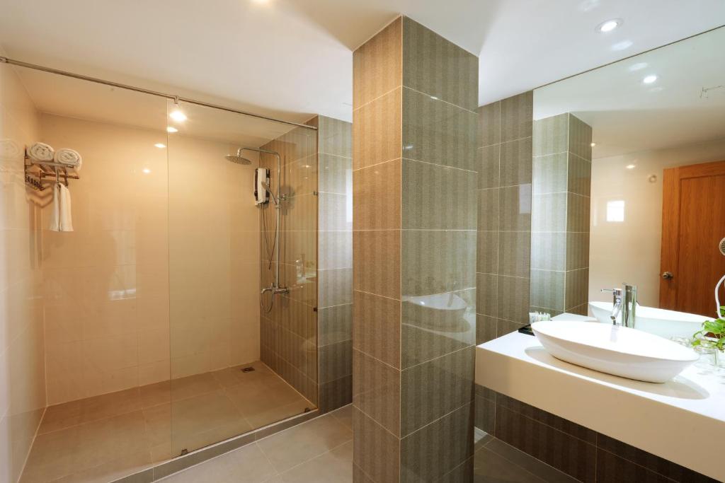 Suite Panorama Nhìn Ra Quang Cảnh Thành Phố