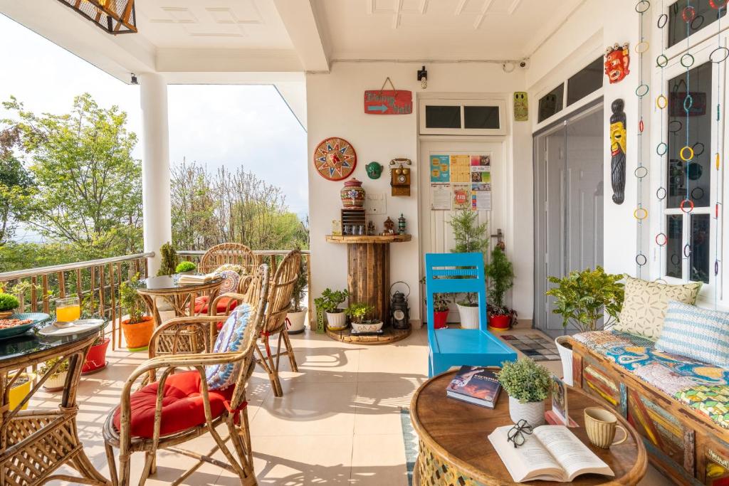 Posezení v ubytování The Himaal, Bir - Boutique Homestay