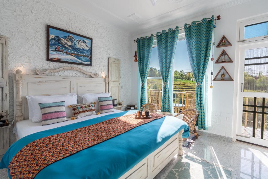 Postel nebo postele na pokoji v ubytování The Himaal, Bir - Boutique Homestay