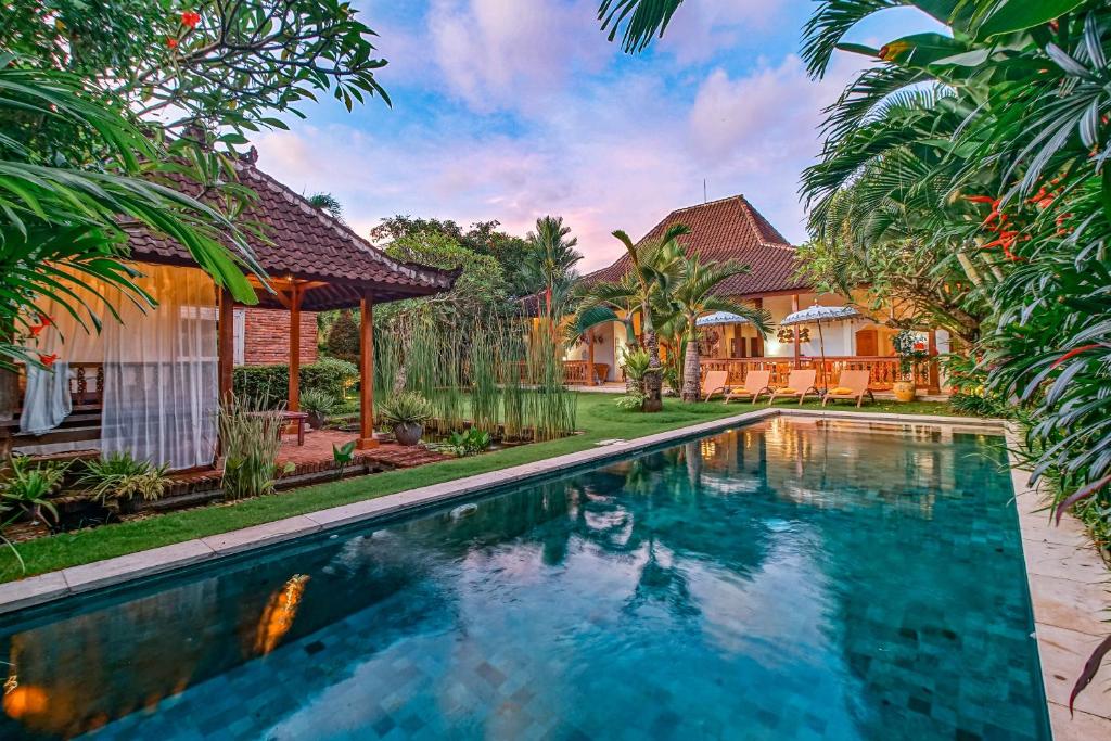 Villa Kuda Sumba, 4BR Luxury Villa with Tropical Vibes in Umalas, Between Canggu & Seminyak