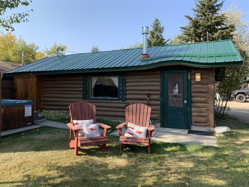 Wild Bill's Cabin with Hot Tub by AAA Red Lodge Rentals, Red Lodge