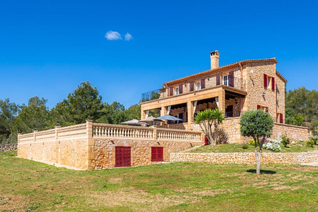 The building in which A villát is located