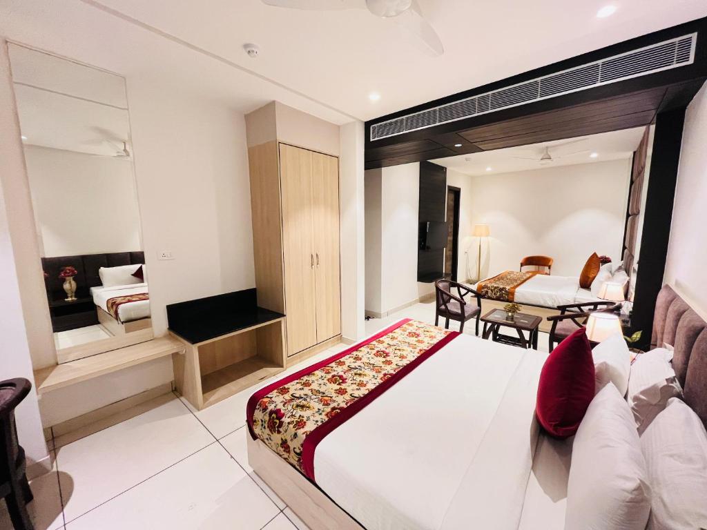 Hotel The Savode - Just 2 Mins From Golden Temple Amritsar photo