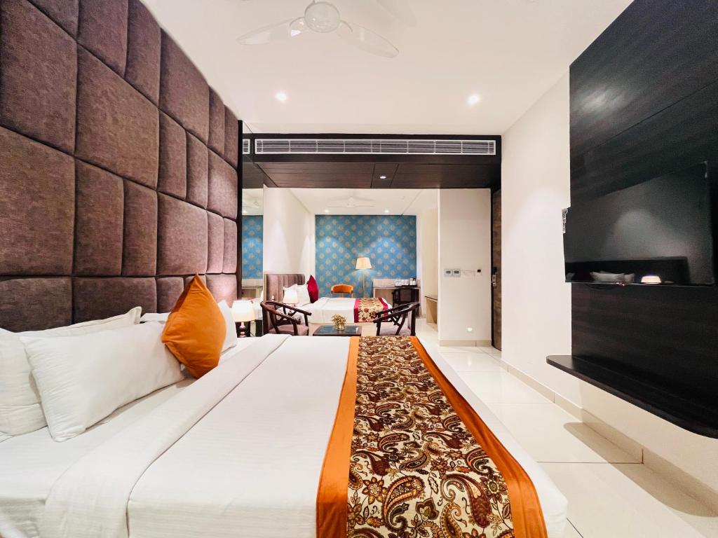 Hotel The Savode - Just 2 Mins From Golden Temple Amritsar - Suíte