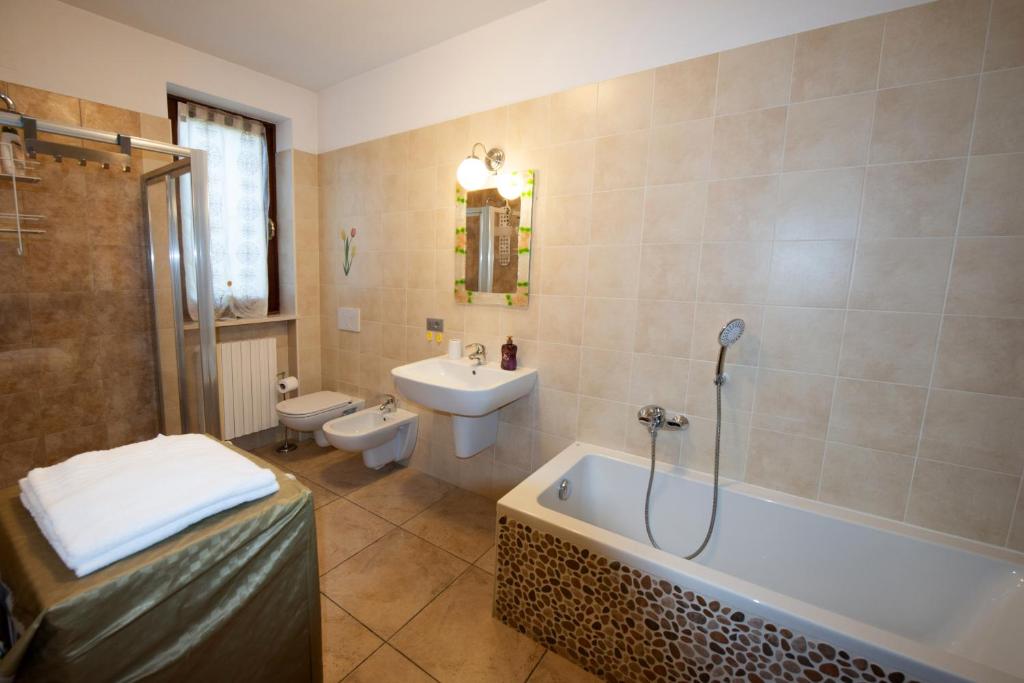 A bathroom at Le Palme Sona