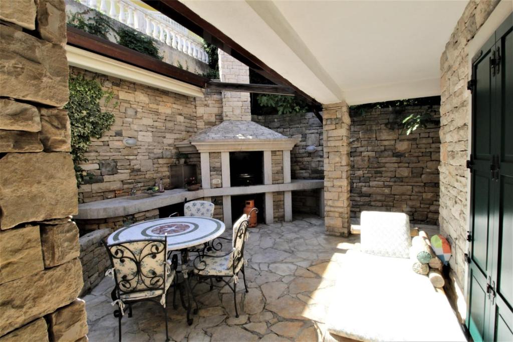 Patio nebo venkovní prostory v ubytování Villa Istriana