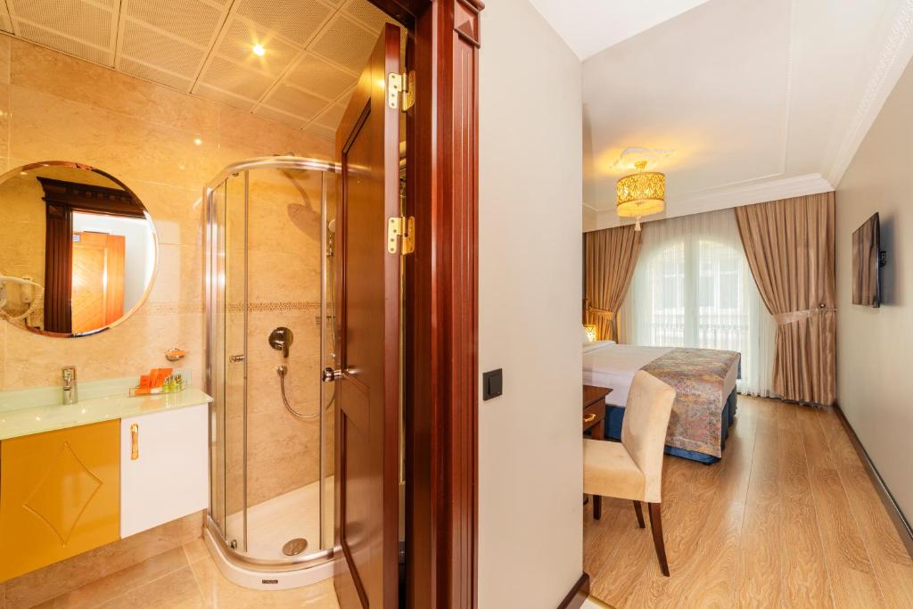 The Magnaura Palace Hotel - 4