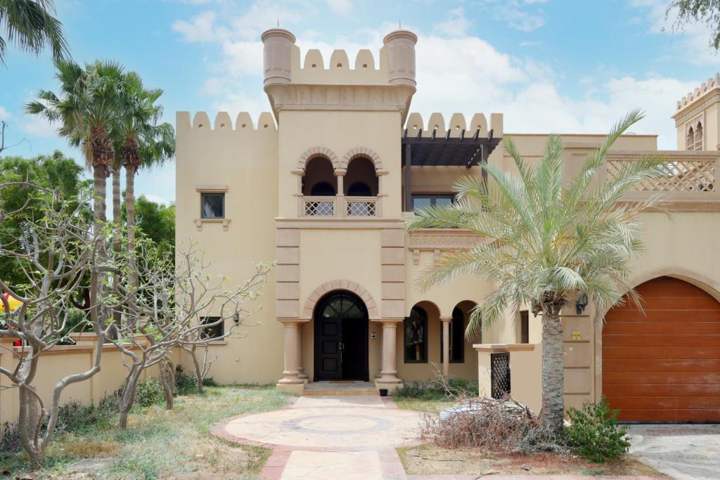 Exquisite Paradise-Luxurious Villa Retreat – Palm Jumeirah