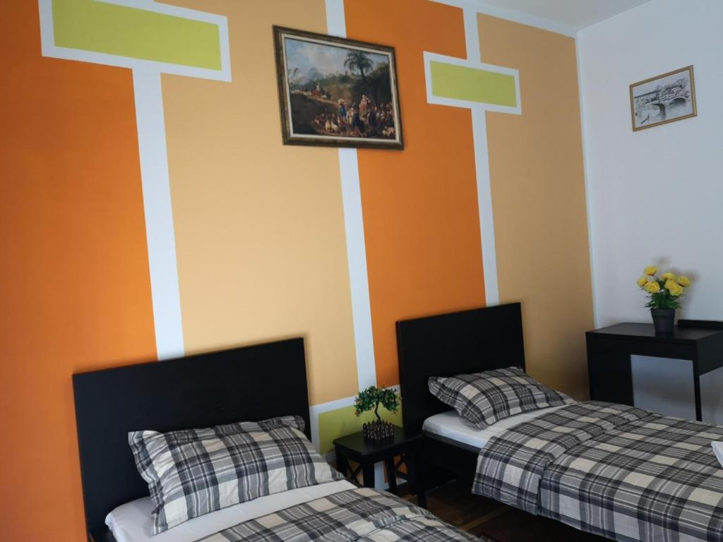 Postel nebo postele na pokoji v ubytování Firenze inn 21 Florence