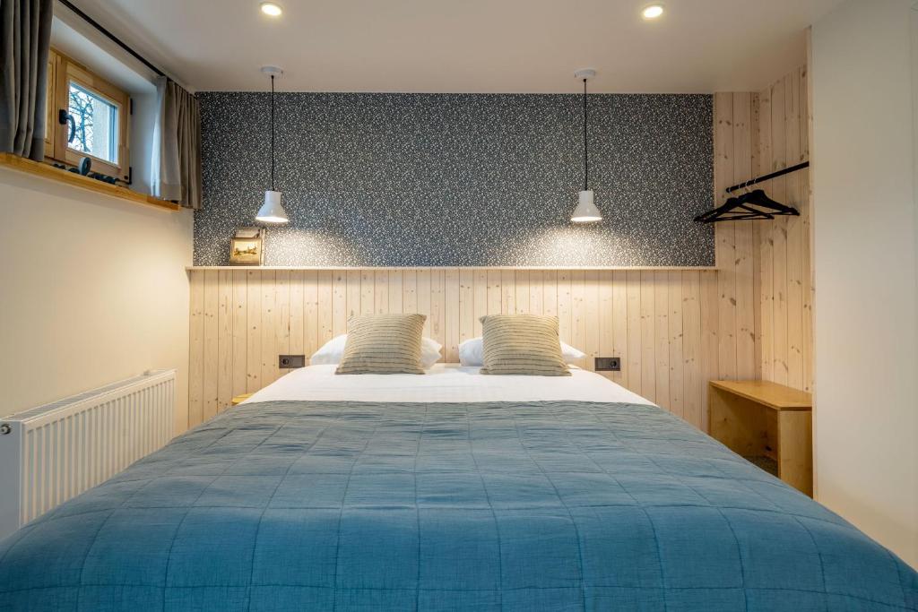 B2 Apartments - One-Bedroom Apartment