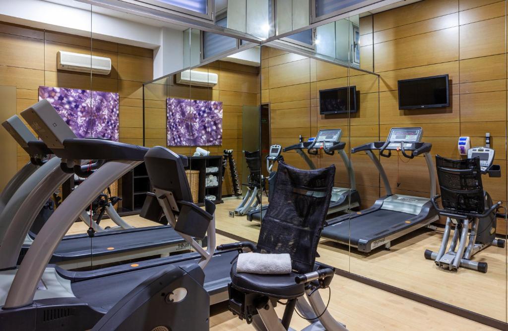 Posilňovňa alebo fitness centrum v ubytovaní Porcel Torneo