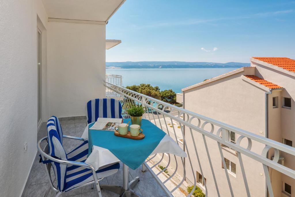 Balkón nebo terasa v ubytování Skalinada Sea View