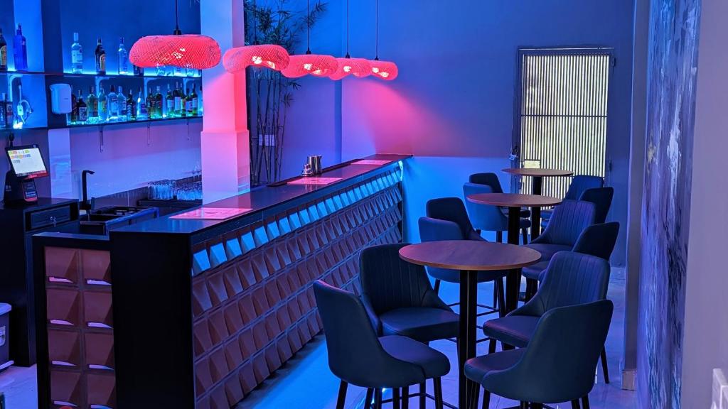 Foto Hồ Chí Minhis asuva majutusasutuse Base Backpackers galeriist