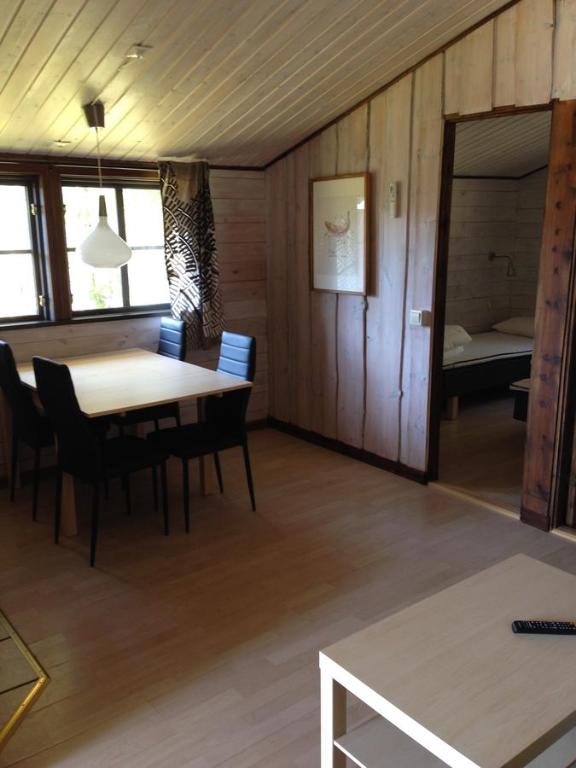 Kuchyň nebo kuchyňský kout v ubytování Bergakungen Stugby