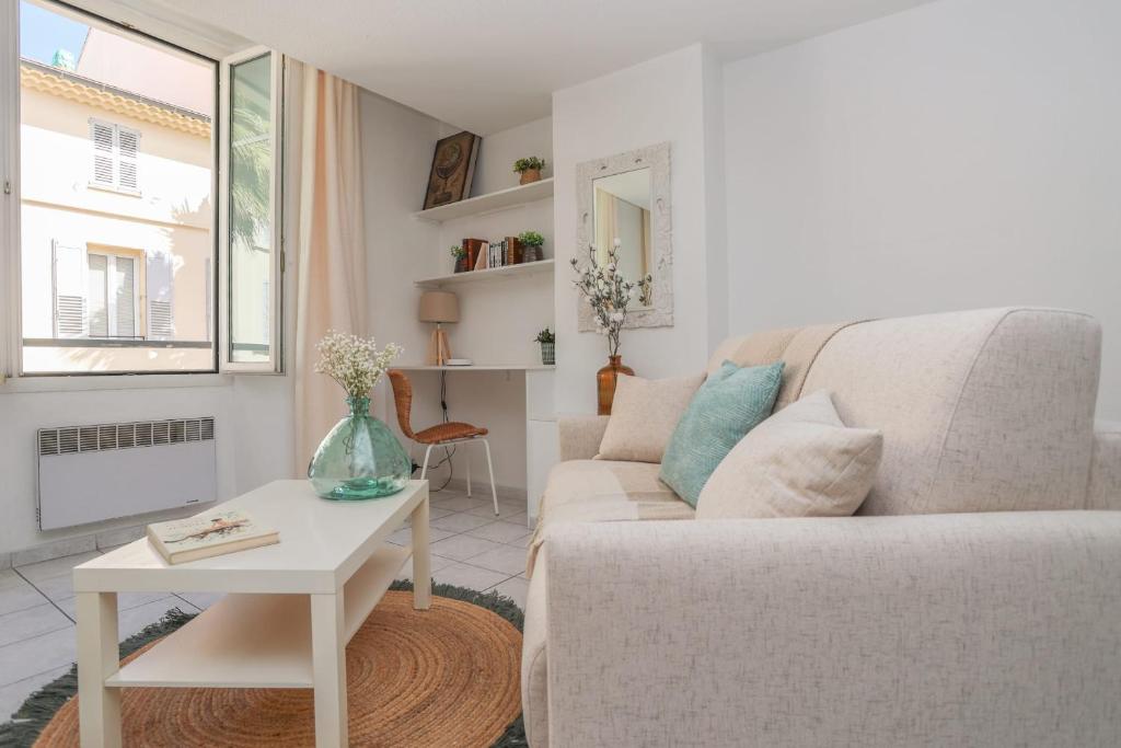 Posedenie v ubytovaní IMMOGROOM - Best place in Cannes Center - AC - 5 min from beaches