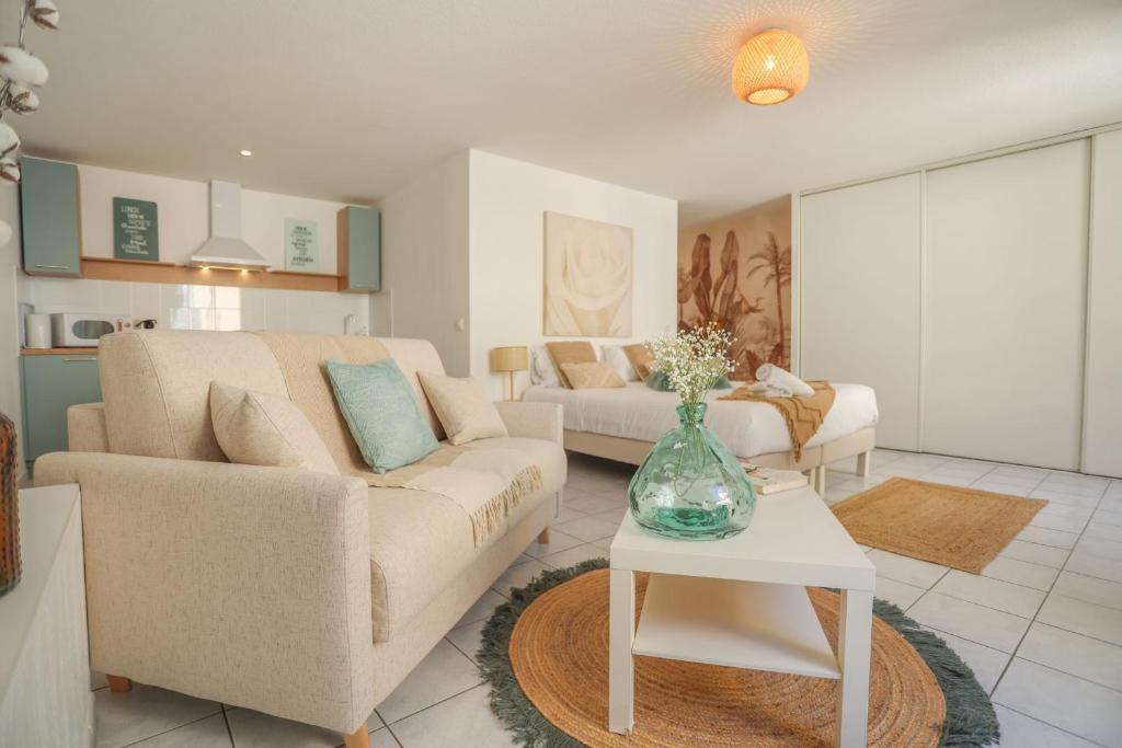 Posedenie v ubytovaní IMMOGROOM - Best place in Cannes Center - AC - 5 min from beaches