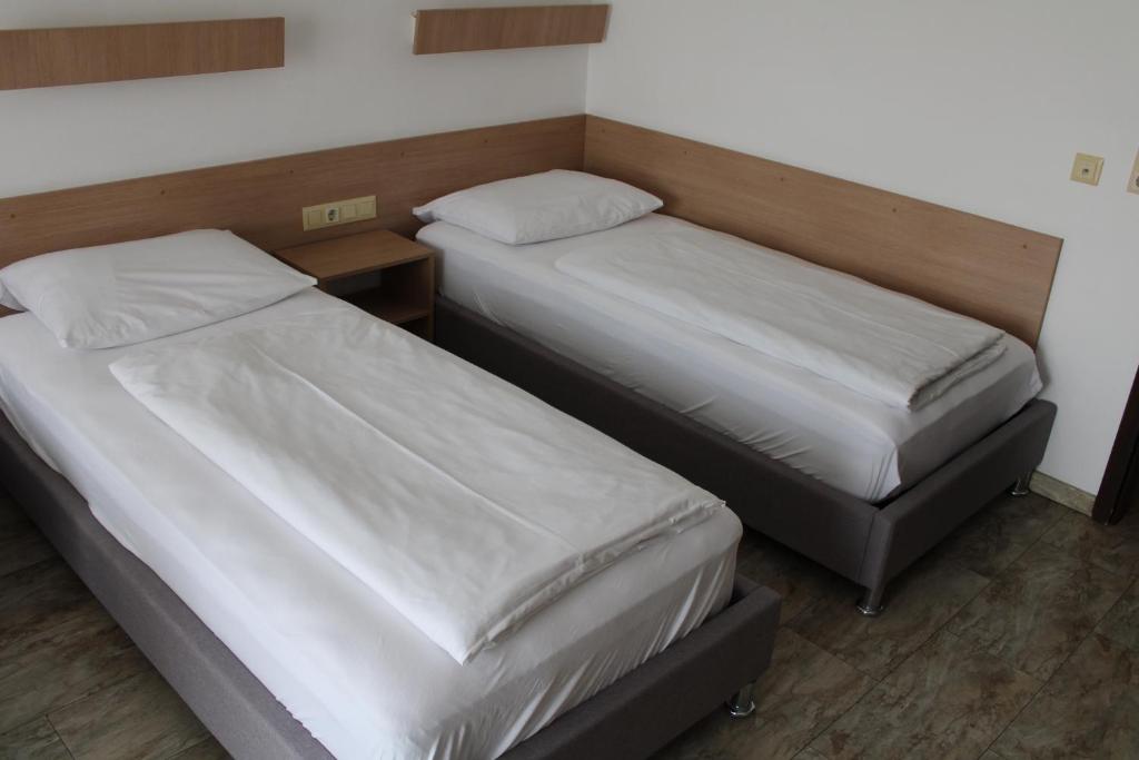 Hotel Alte Innbrücke - Neuhaus am Inn - Studio Apartment Twin Room With Balcony