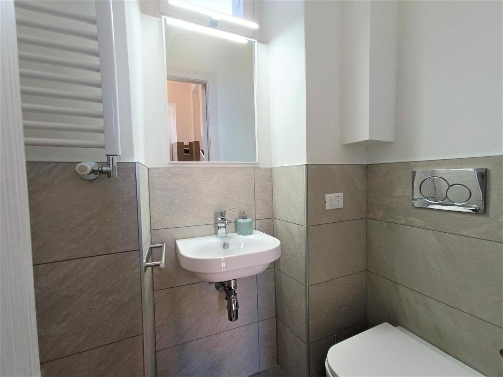 A bathroom at Appartamento Lella