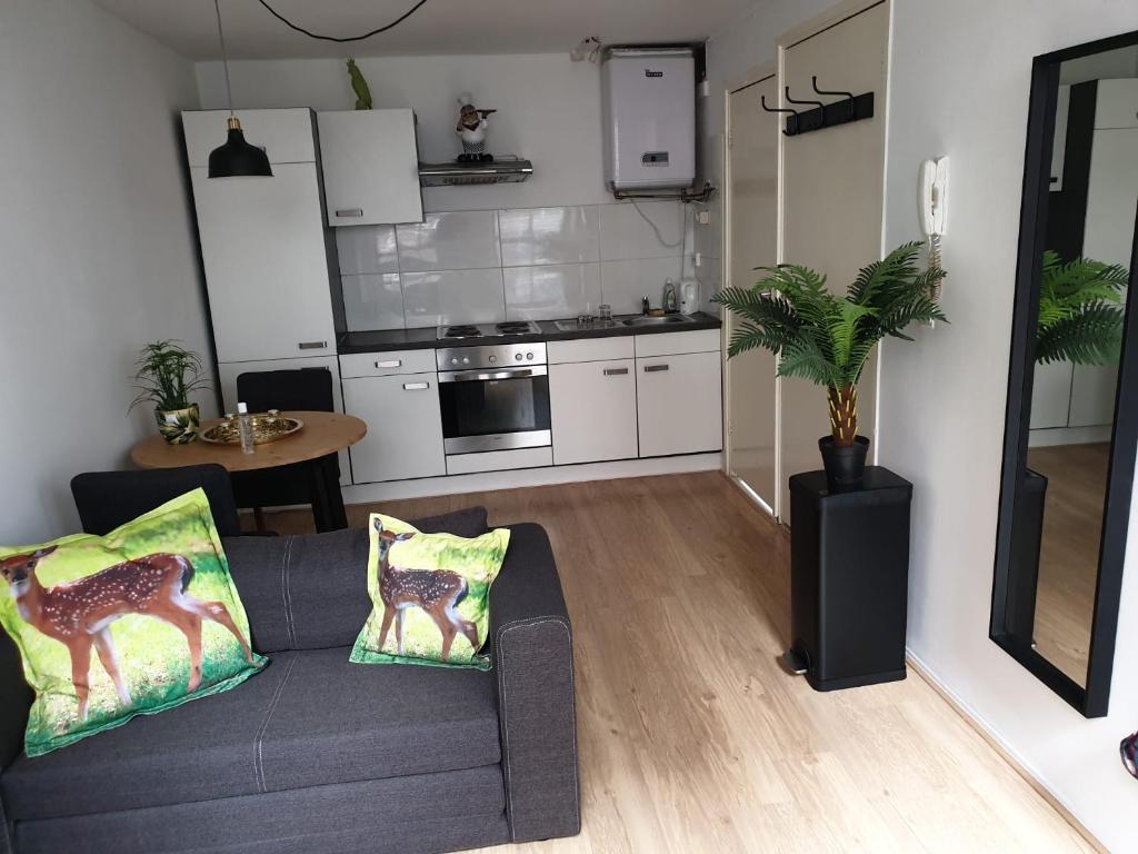 Kuchyň nebo kuchyňský kout v ubytování Recharge Hostel