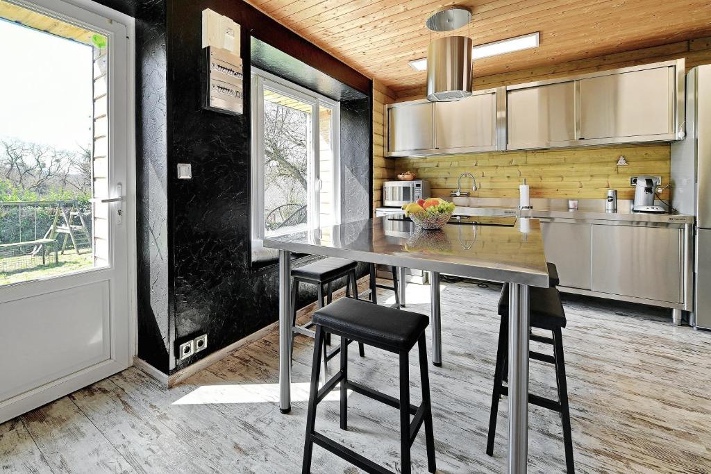 Kuchyňa alebo kuchynka v ubytovaní La Coquelière - Belle maison pour 5