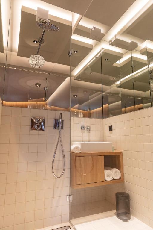 Core Luxembourg City-Grand Duke's Palace - Resim 7