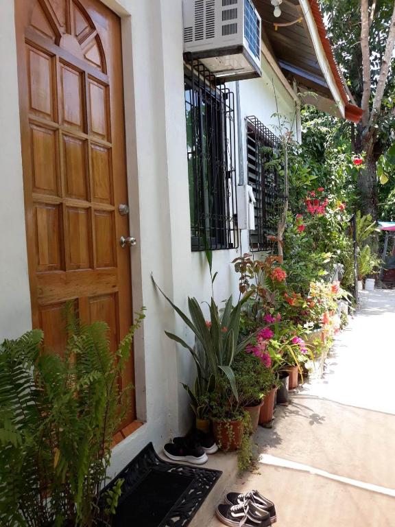 Vrt ispred objekta Susing Seaside Guesthouse