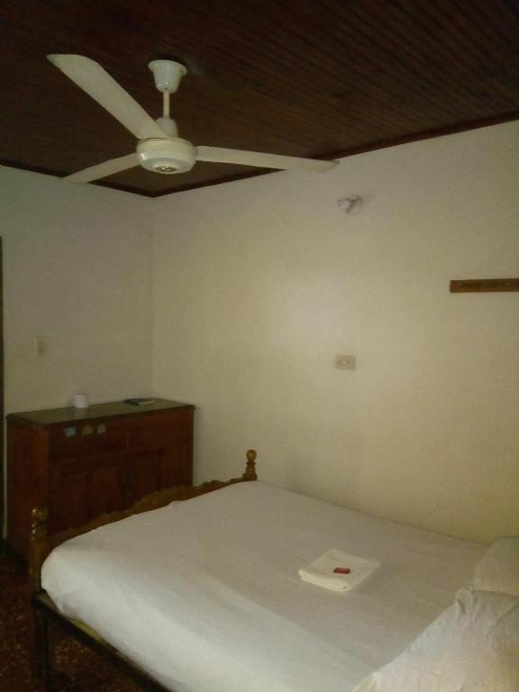 Postel nebo postele na pokoji v ubytování HOTEL en MONTERIA CITY