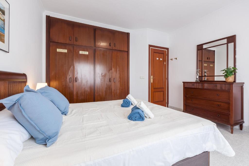 Postel nebo postele na pokoji v ubytování Bruc Apartment Beach