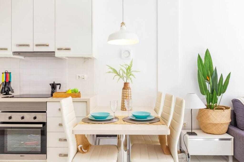 Kuchyňa alebo kuchynka v ubytovaní Apartamento Pink VistaBella Sunrise