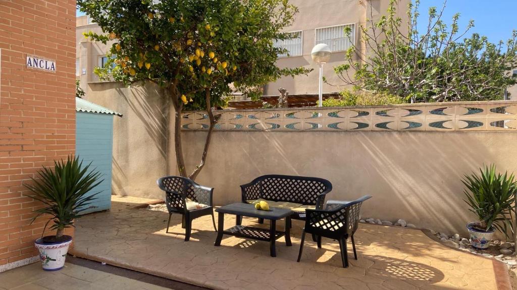Happy Holiday Home! 2 pools - Walk to Town & Beach, El ...