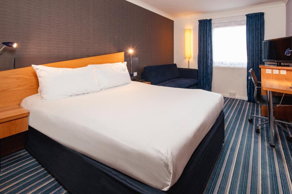 Postel nebo postele na pokoji v ubytování Holiday Inn Express Birmingham - Snow Hill by IHG