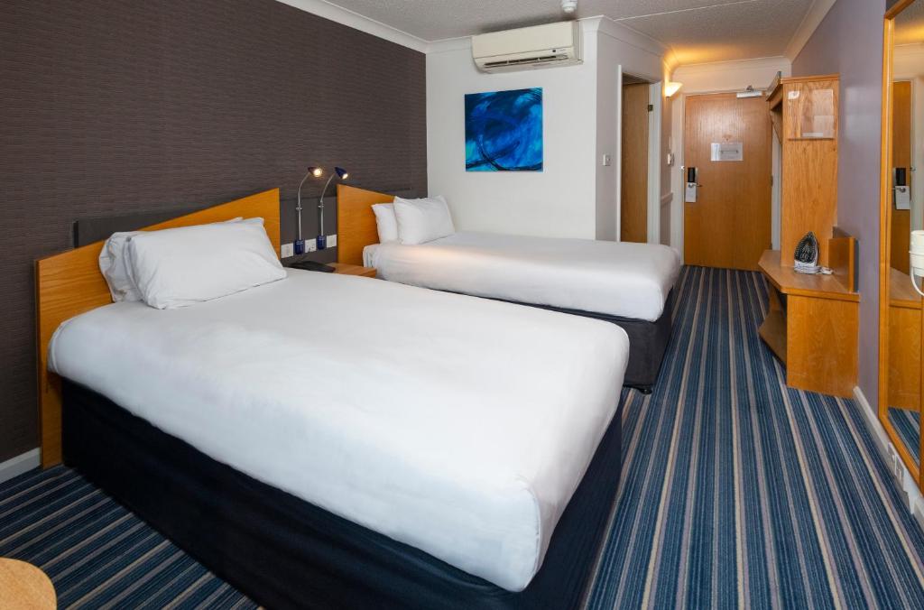 Postel nebo postele na pokoji v ubytování Holiday Inn Express Birmingham - Snow Hill by IHG