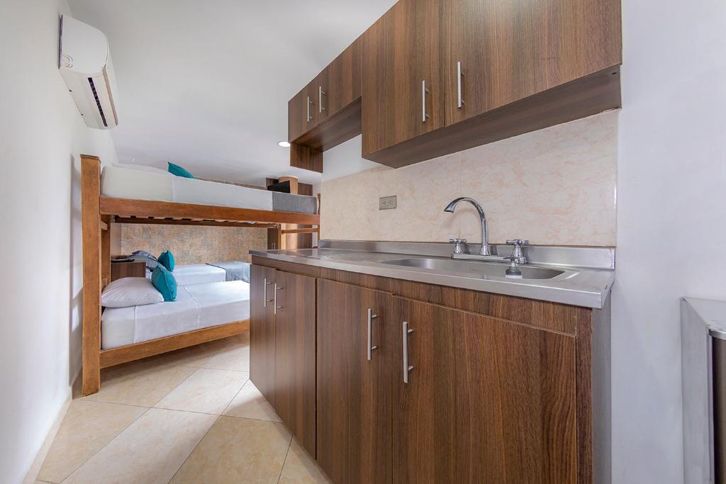 Kuchyň nebo kuchyňský kout v ubytování Hotel Ayenda Palo Alto